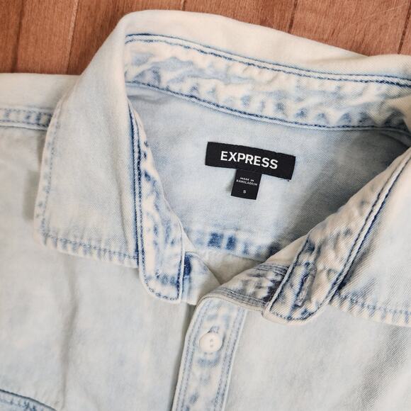 Express Men's Button Down Jean Shirt Denim Shirt Blue beige Short Sleeve Small - Picture 4 of 6